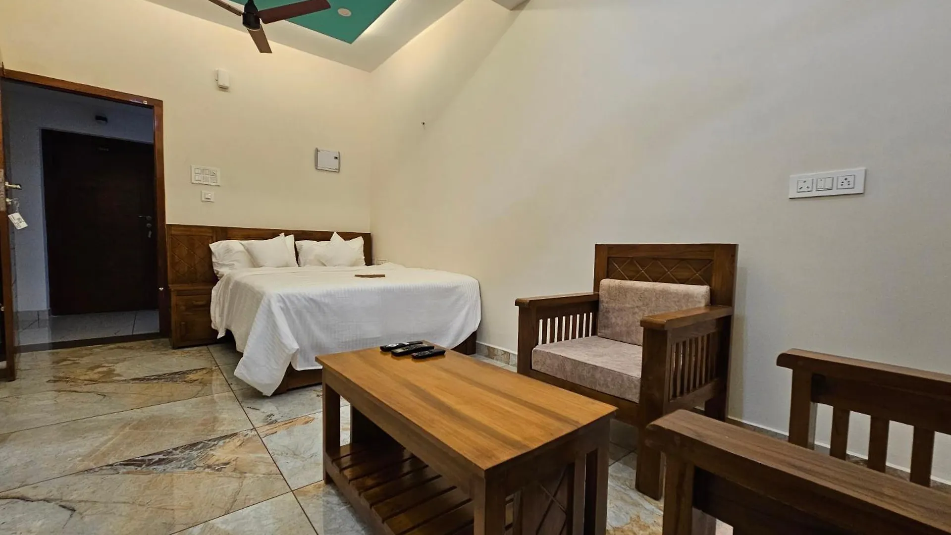 公寓 Olive Residence, Near Lakeshore Hospital Kochi 印度