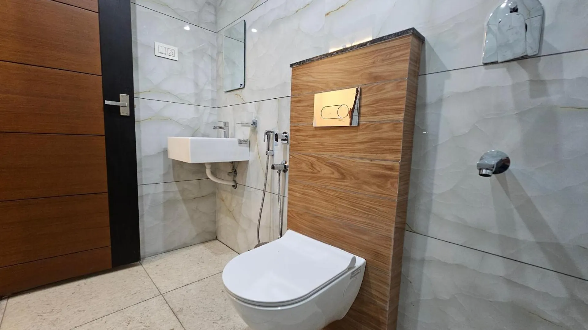 Olive Residence, Near Lakeshore Hospital Kochi 印度