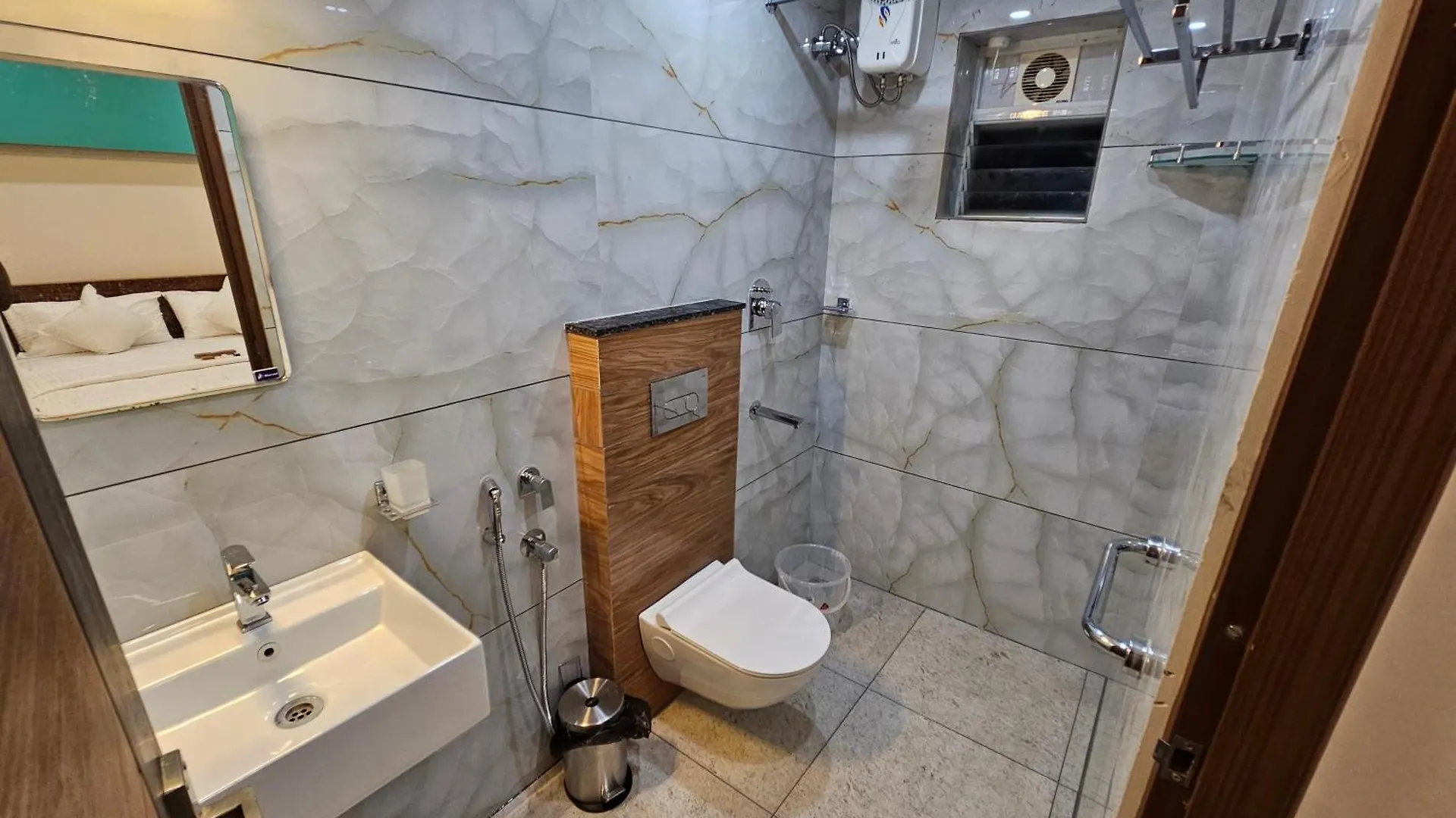 公寓 Olive Residence, Near Lakeshore Hospital Kochi